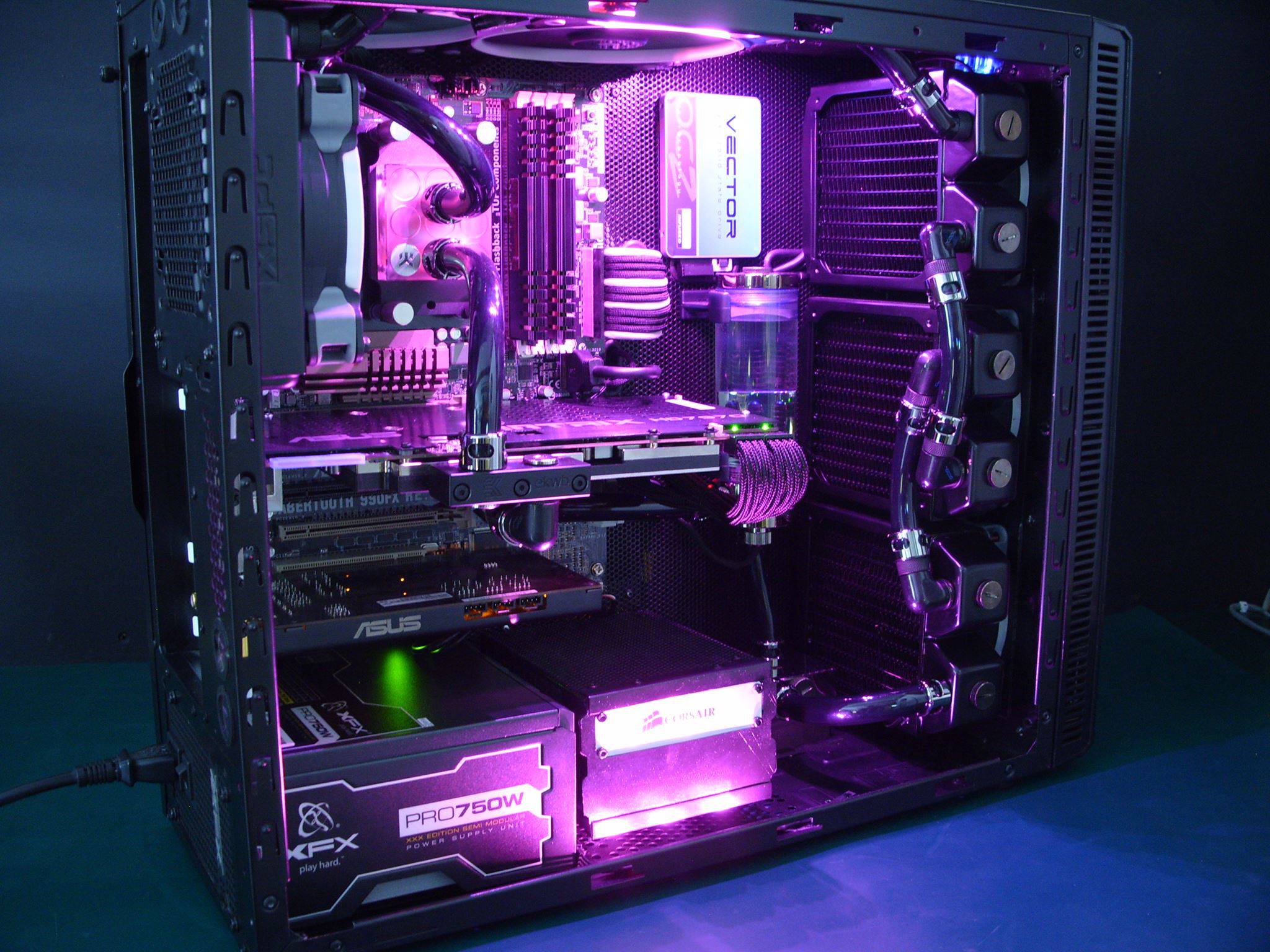 Топовые системы. Phanteks Enthoo Elite. Топовый ПК 2022. Игровой системный блок 2022. Современный мощный компьютер.