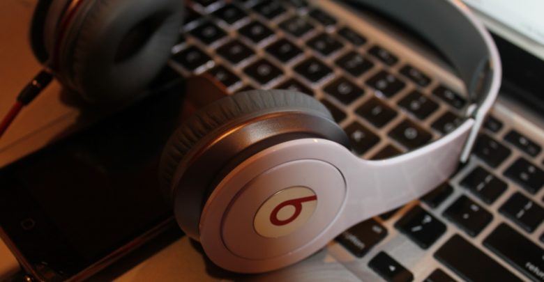 Cómo usar tu Mac con dos pares de auriculares a la vez