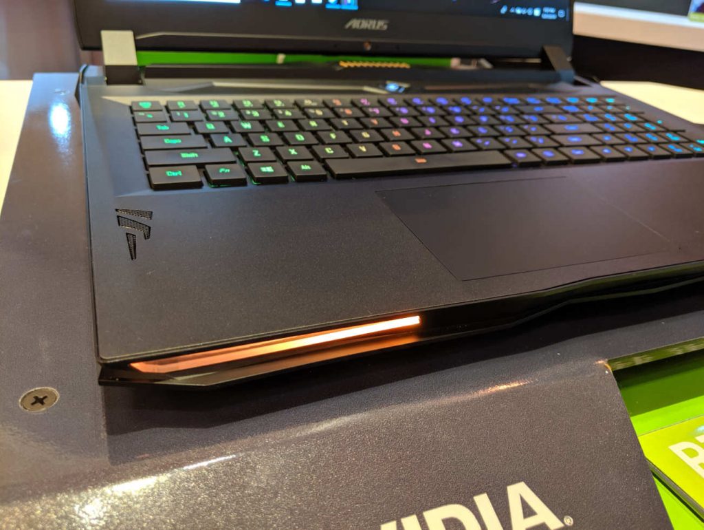 Iluminación AORUS 17 Iluminación LED AORUS 17