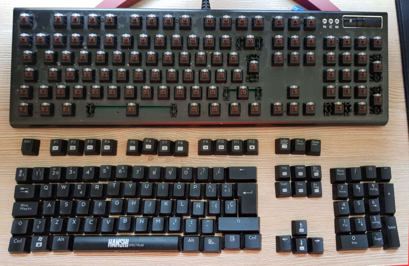 Cómo limpiar un teclado mecánico y sus switches
