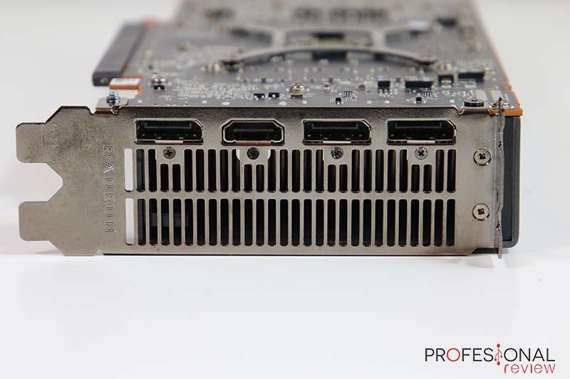 AMD Radeon RX 5700 puertos