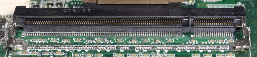 DDR SO-DIMM slot