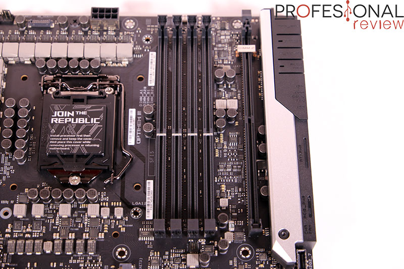 Asus ROG Maximus XIII Extreme Glacial Review