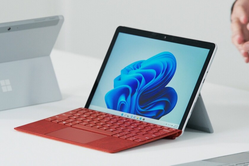 Surface Go 3 recibe una versión con LTE y mayor pantalla.