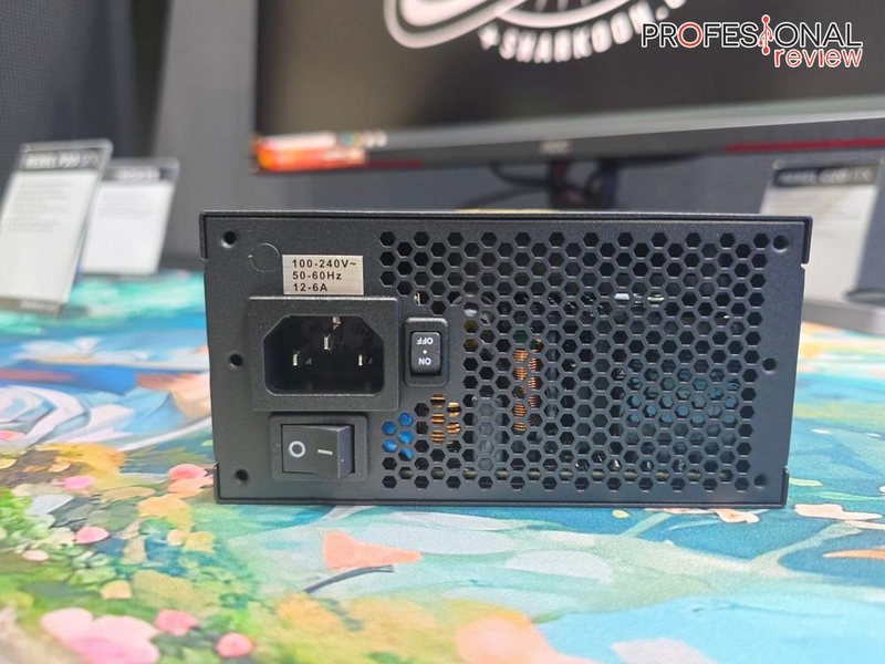 Sharkoon Rebel P10, ATX 3.1, Cybenetics Silver, 750 Watt