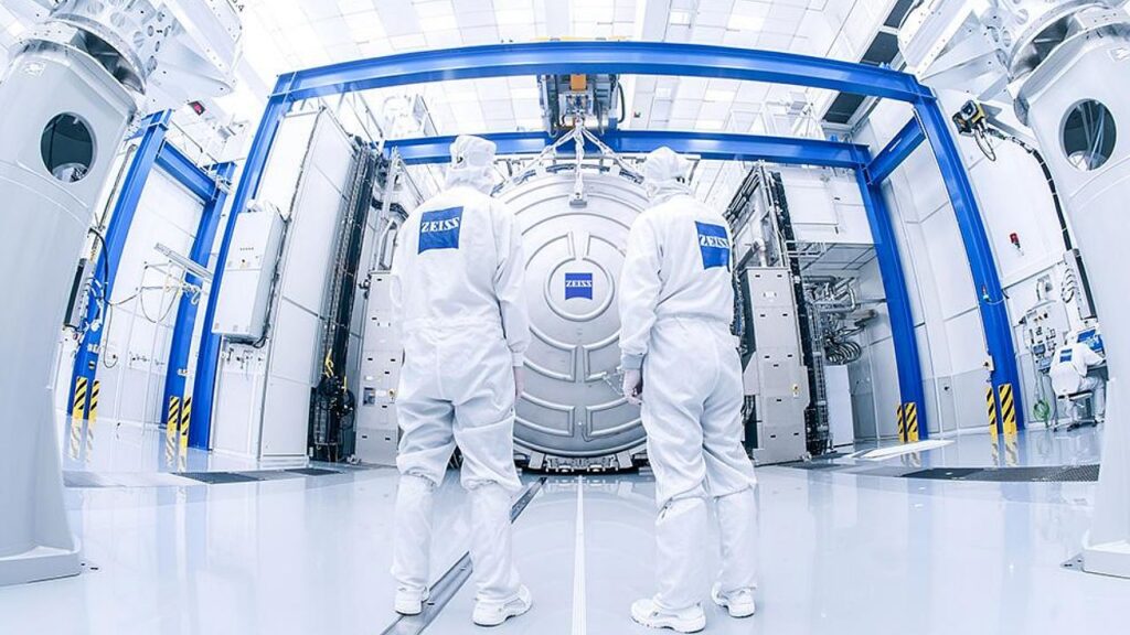 ASML aumentará la producción de chips con EUV en un 50%