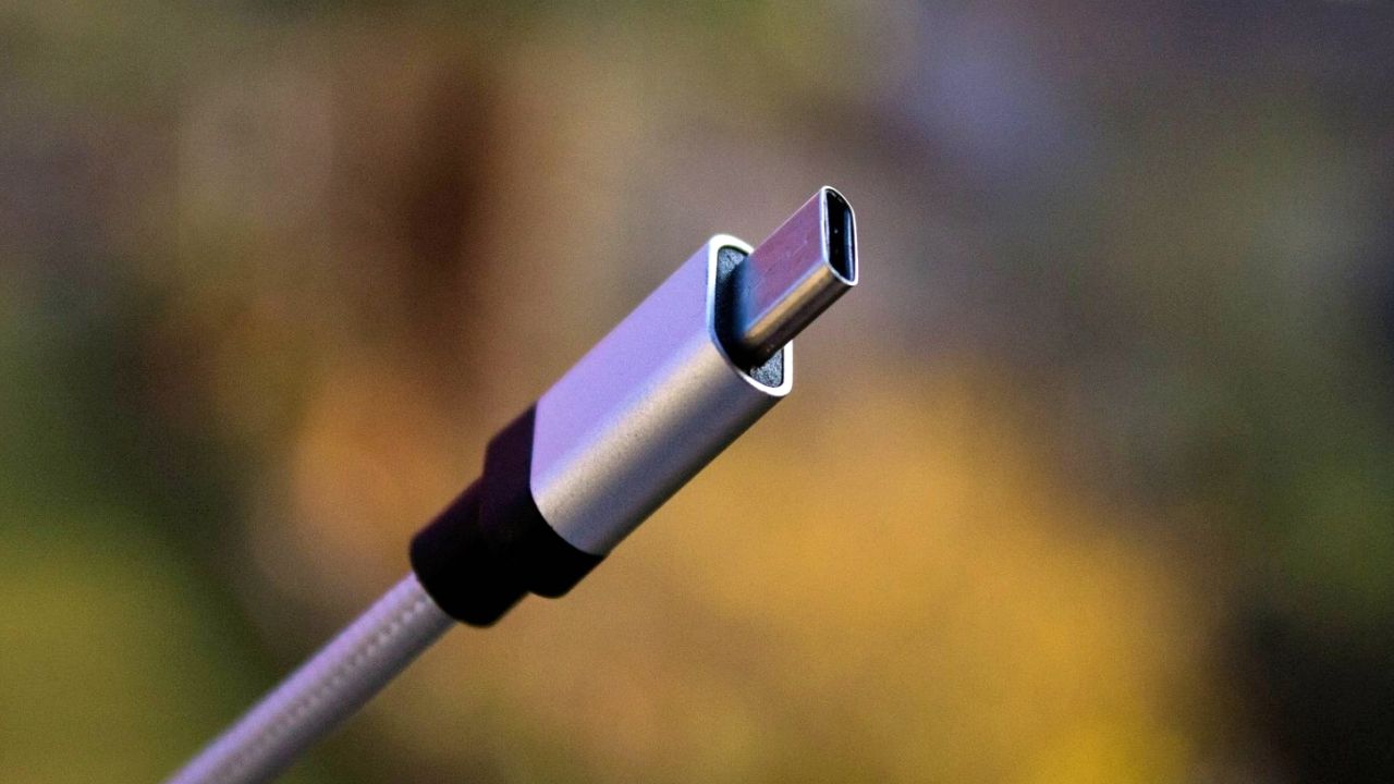 La Unión Europea impone USB‑C obligatorio para portátiles de hasta 100W de consumo