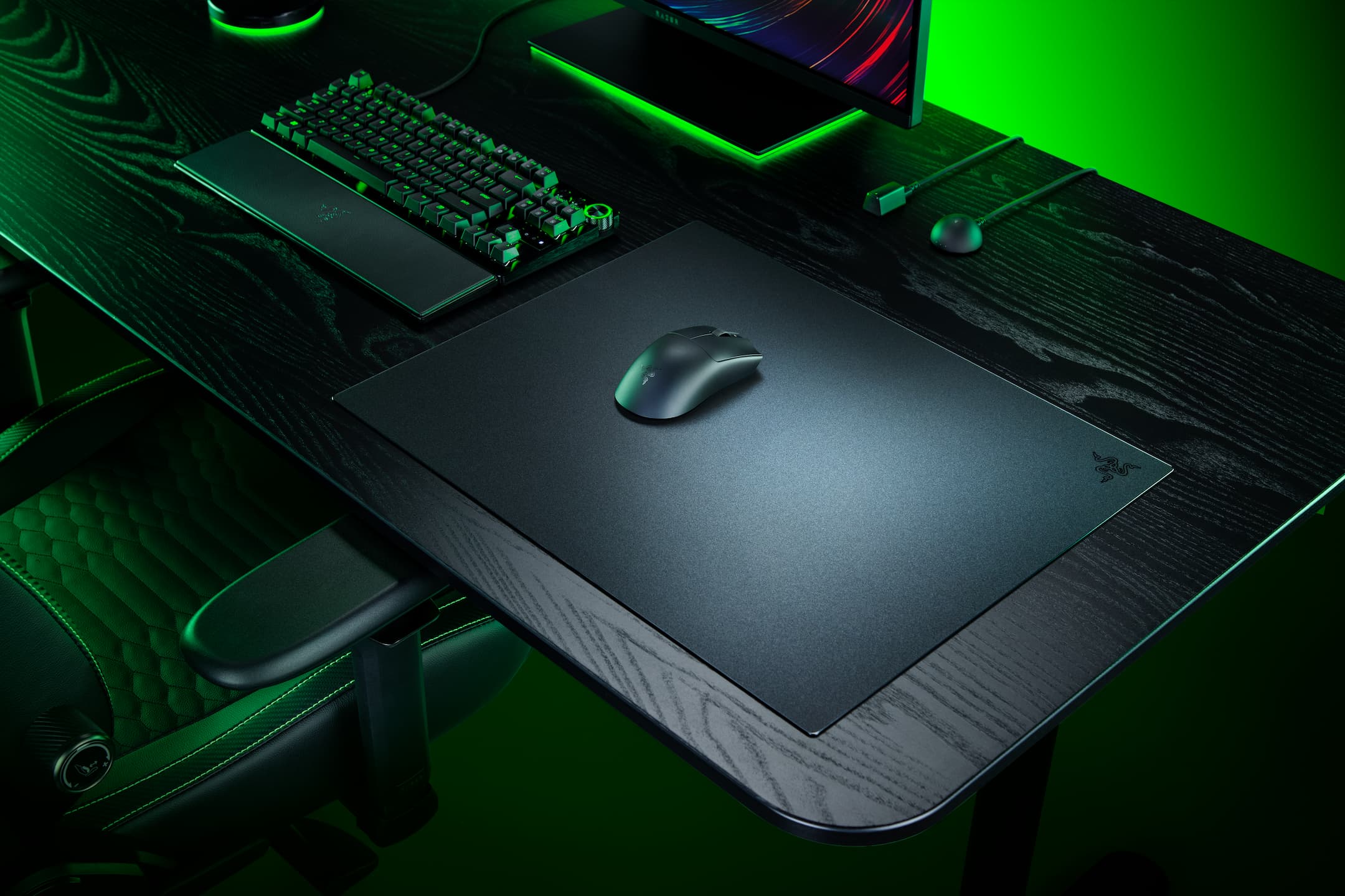 Nunca imaginé que querría una alfombrilla gaming de cristal: la Razer Atlas Pro me ha hecho cambiar de idea
