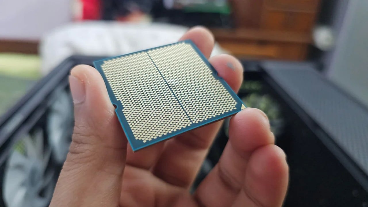 Ryzen 9 9900X: Un usuario denuncia la muerte de su CPU y daños físicos